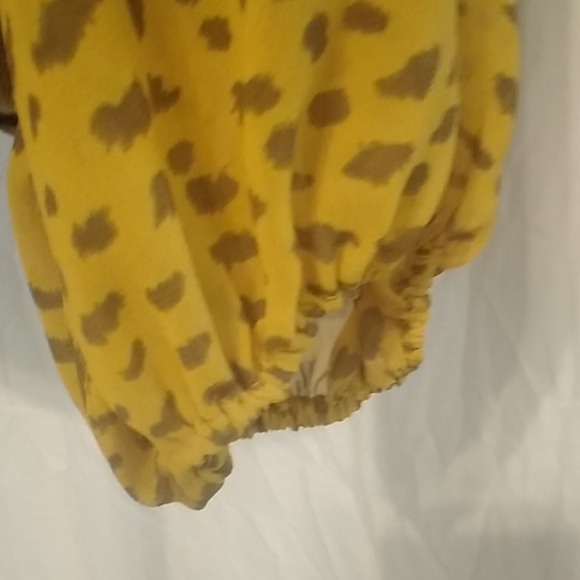 Off-the-shoulder blouse - Picture 2 of 5